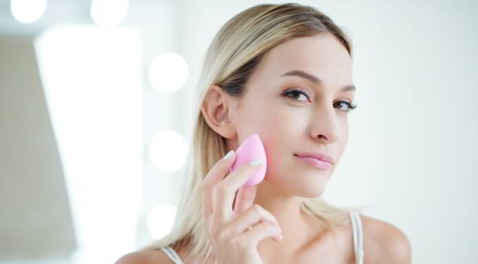 Naturalny look w 5 minut – jak osiągnąć efekt świeżej cery bez pełnego makijażu
