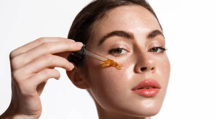 Kwas, retinol i słońce – jaką wprowadzić pielęgnację, by nie mieć przebarwień